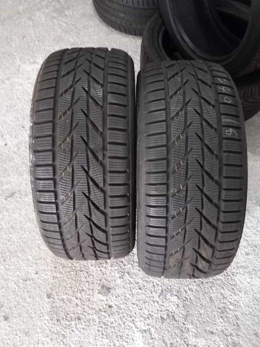 4 Pneus como Novos 215/40R16 Toyo e Vredstein