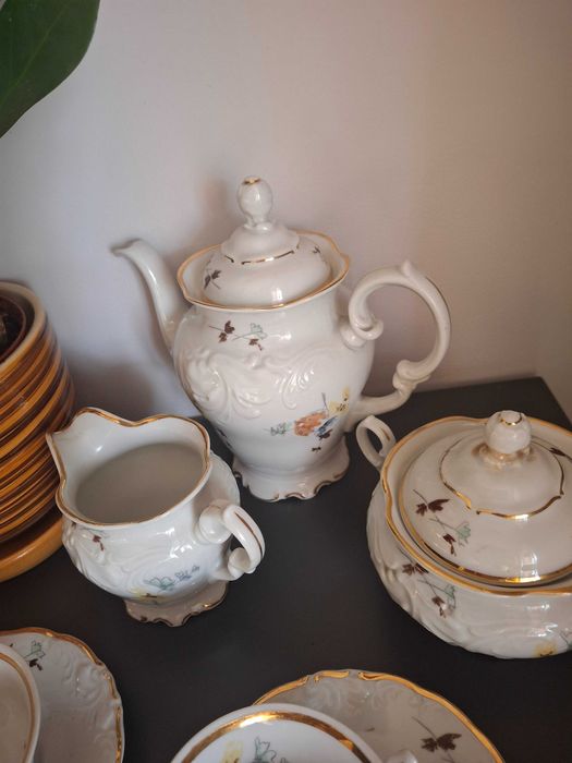 serwis kawowy złocony  na espresso , porcelana Wałbrzych  lata 70-te