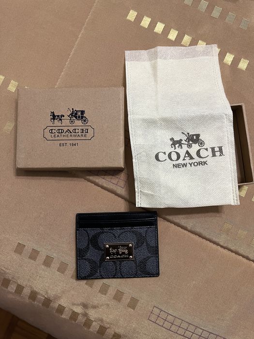 Carteira coach preta nova com caixa
