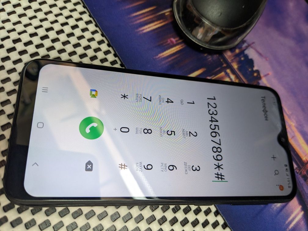Мобільний телефон Samsung 6.1 дюйма екран копактий не лопата