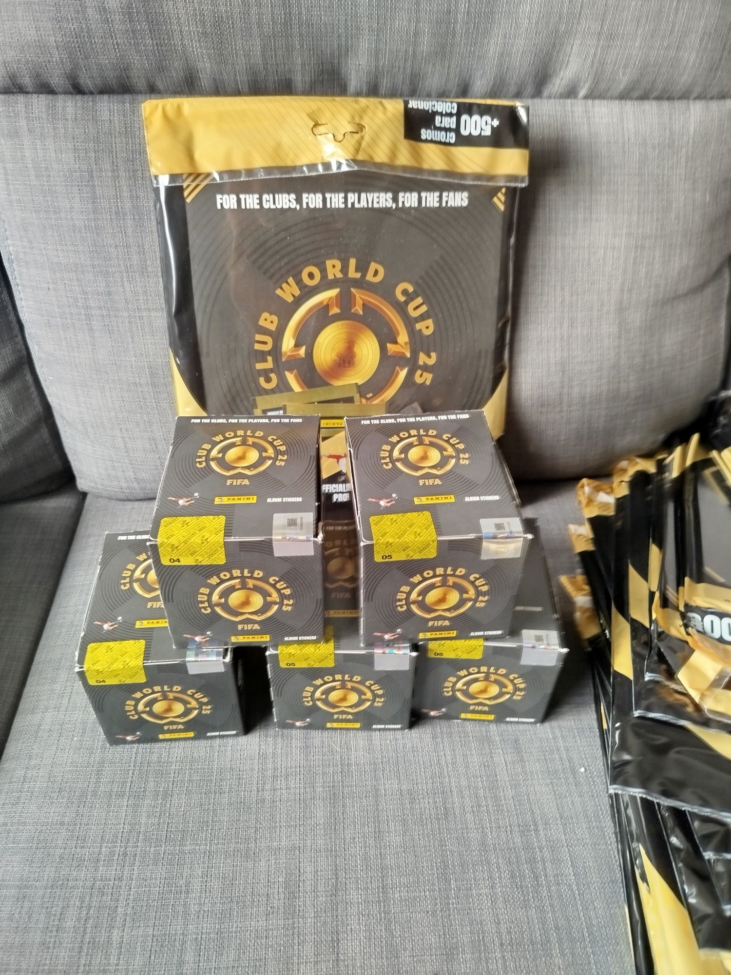 Vendo cromos FIFA club world CUP e cadernetas