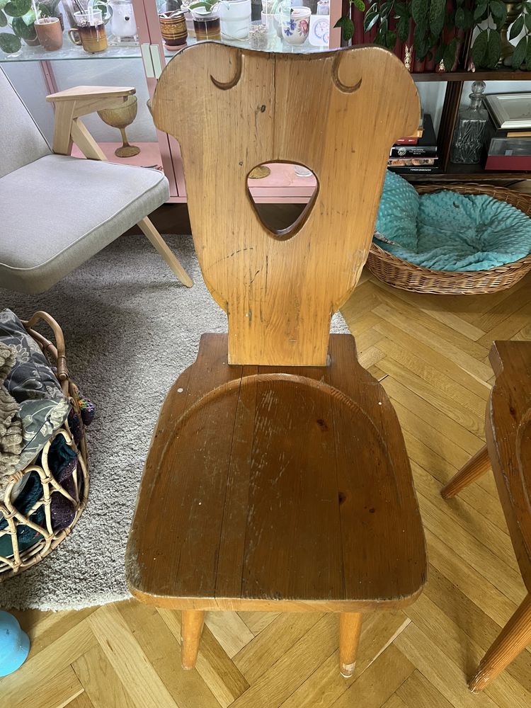 Drewniane krzesła PRL