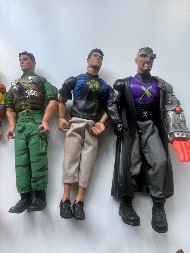Bonecos marvel todos em bom estado