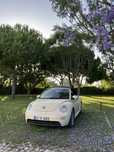 VW New Beetle Cabriolet 1.9 TDI (2004) – Edição Creme