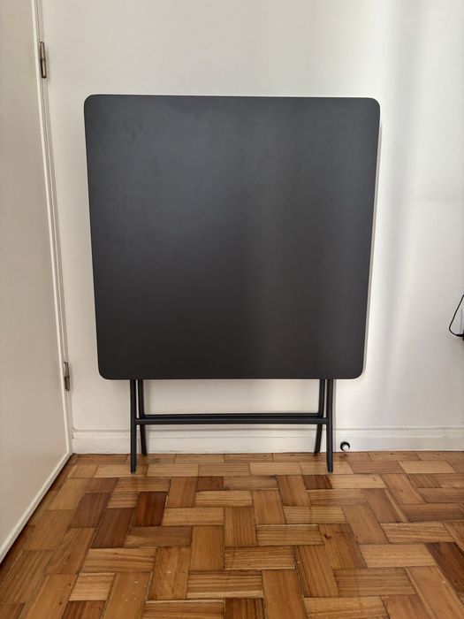 Mesa dobrável para interior ou exterior cinzenta