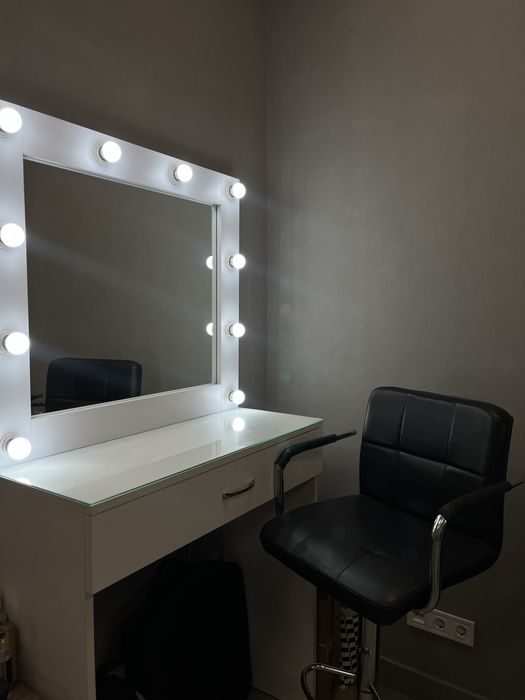 СДАМ РОБОЧИЕ МЕСТО! Можно Вашу Мебель!