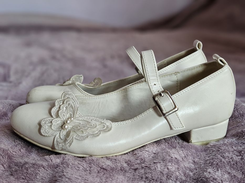 Komunia pantofelki buty zdobione r. 34
