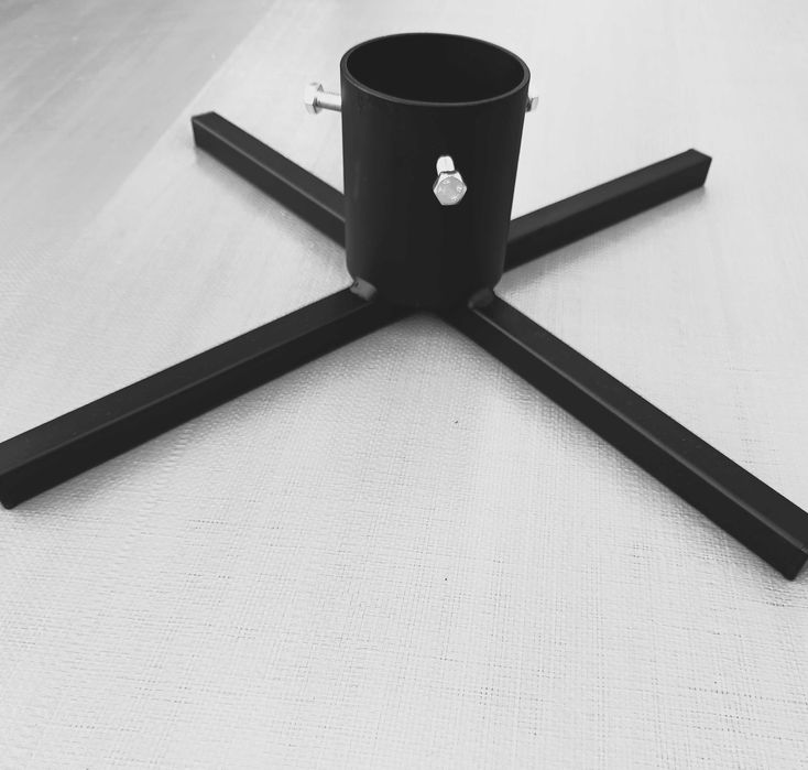 Stojak Choinkowy Na Choinkę Metalowy Czarny Okrągły Loft