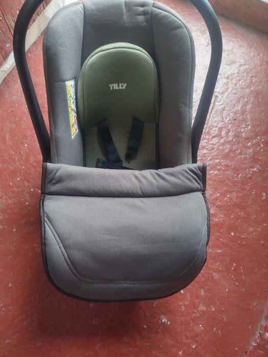 Дитяче автокрісло -переноска TILLY Sparky