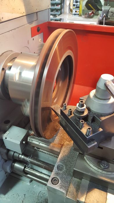 Tornearia Mecânica. Serviços técnicos de metalomecânica.