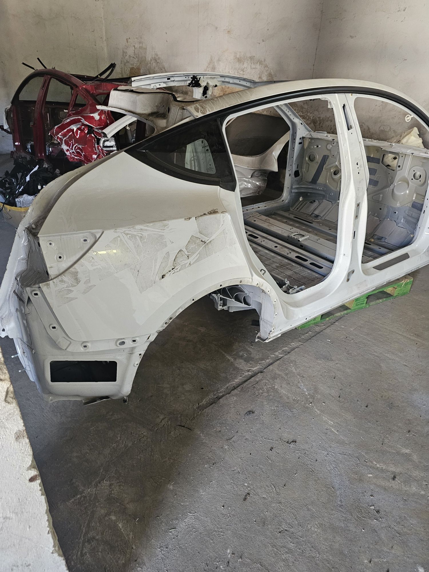 Кузов Кузовні елементи Чверть задня  Сапожокт Пороги на Tesla Model  Y