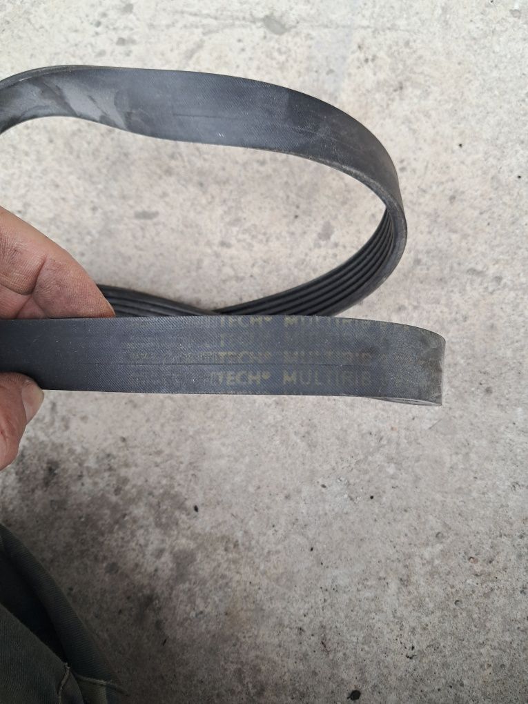 Ремень генератора на VW POLO CLASSIK 1 987 947 824 Bosch Поліклиновий