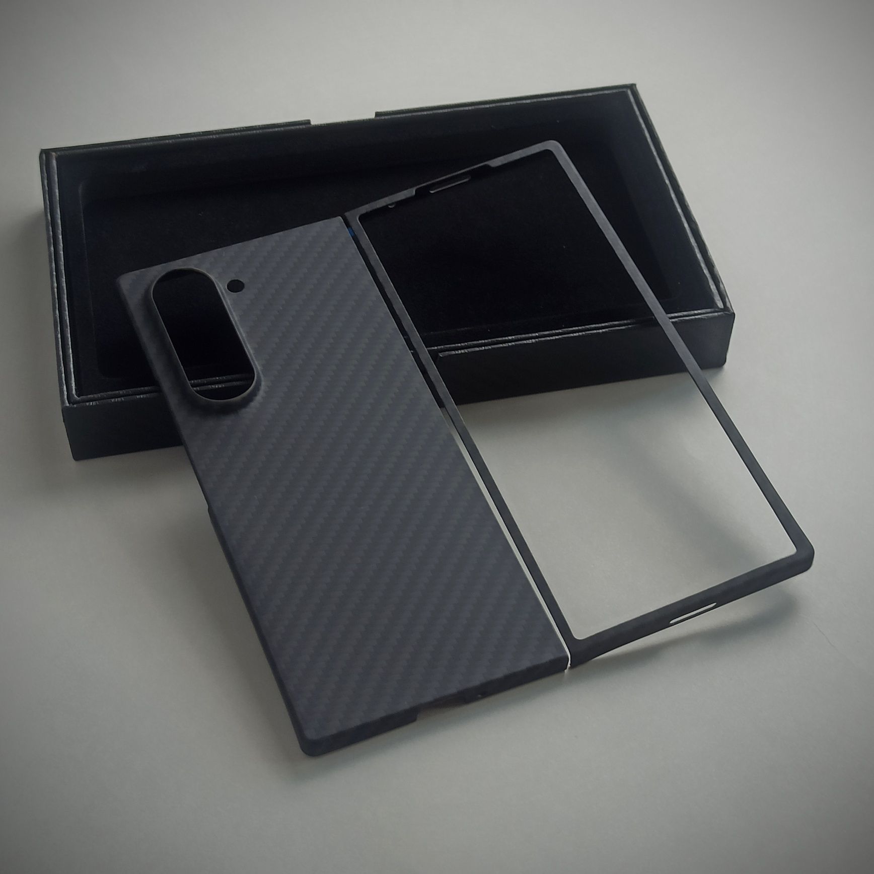 Карбоновый чехол Samsung Galaxy Fold 6