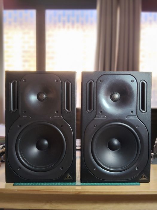 Colunas Monitor Behringer Truth B2031 P (par)