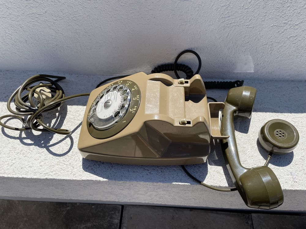 Telefone vintage com escuta dupla