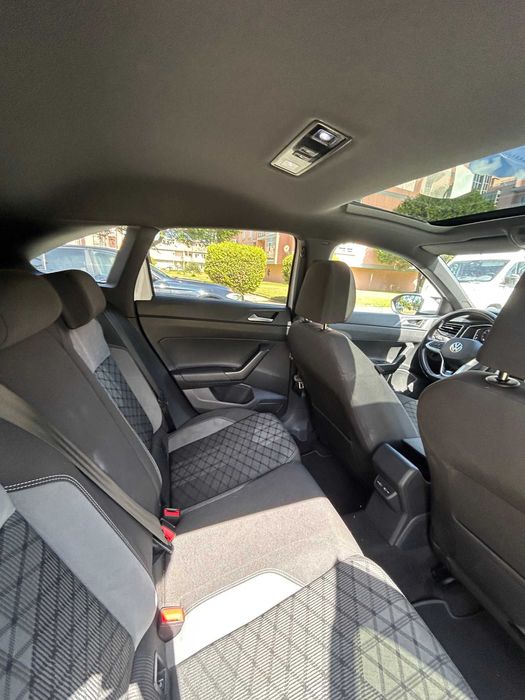 VW Taigo TOP, como novo, com tecto de abrir e muitos diferenciais.