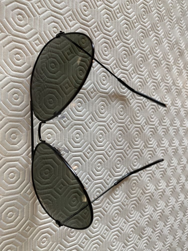Óculos de Sol novos com caixa