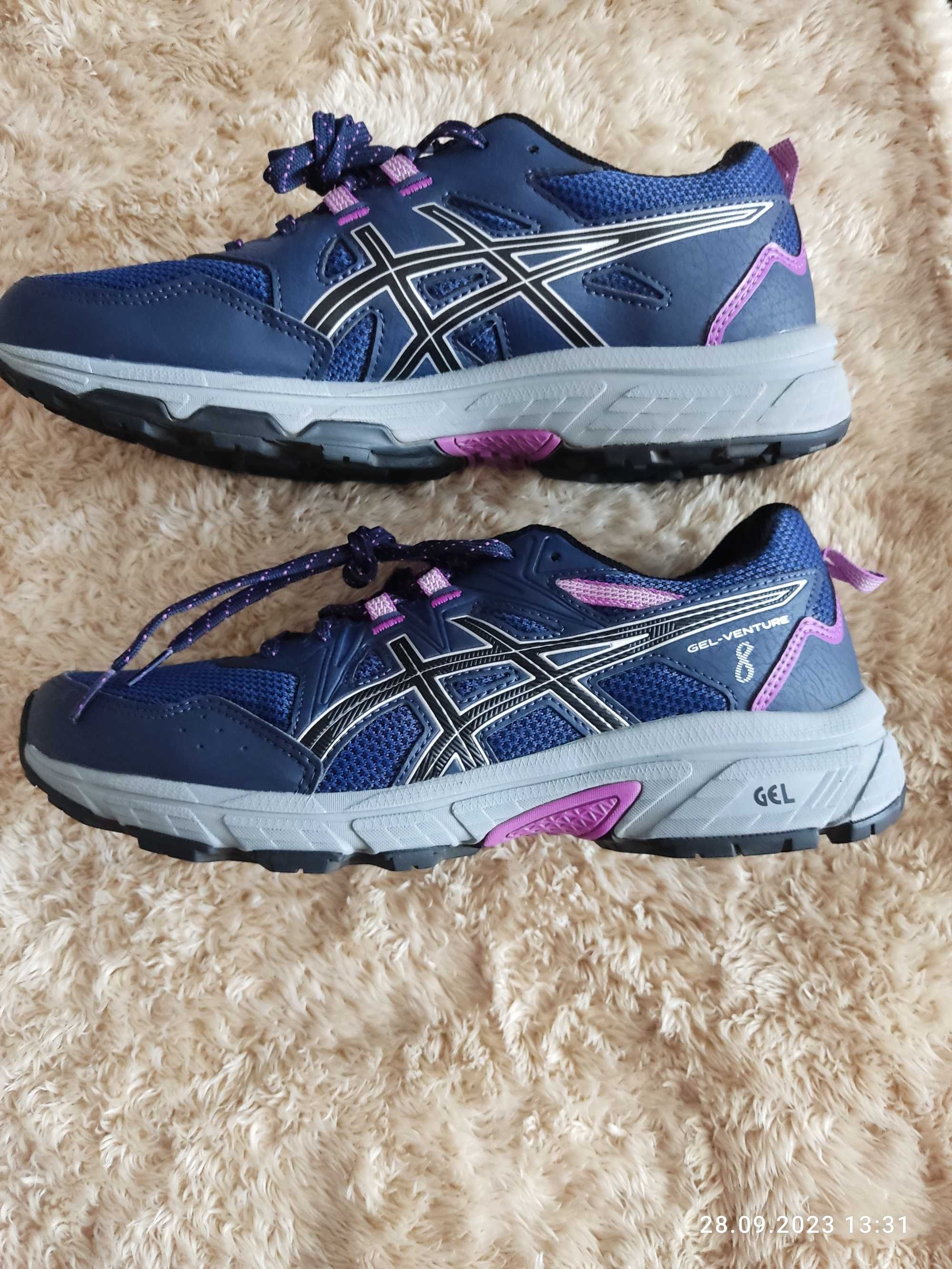 Кросівки asics р41,5-26см