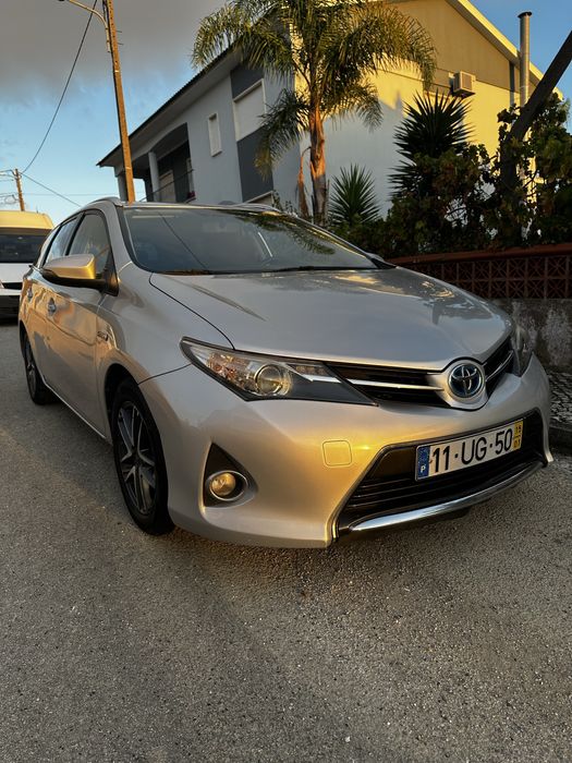 Toyota auris hibrida GPL Economica