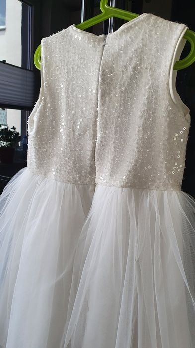 Rever Biała sukienka z ozdobnymi koralikamii tiulowa  Sisi 140 146