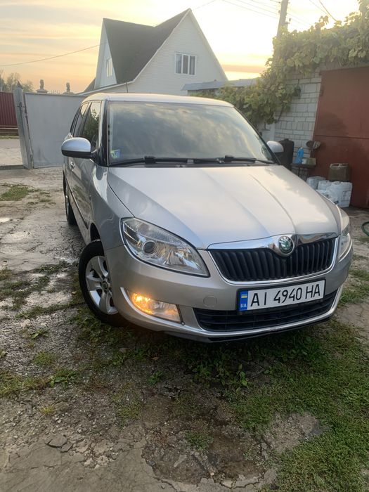 Продам Шкода фабія 1.4 2011