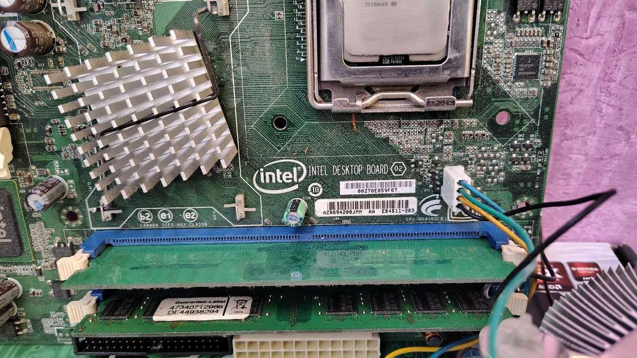 Материнська плата Intel DG41RQ + Intel Core 2 Duo E7400
