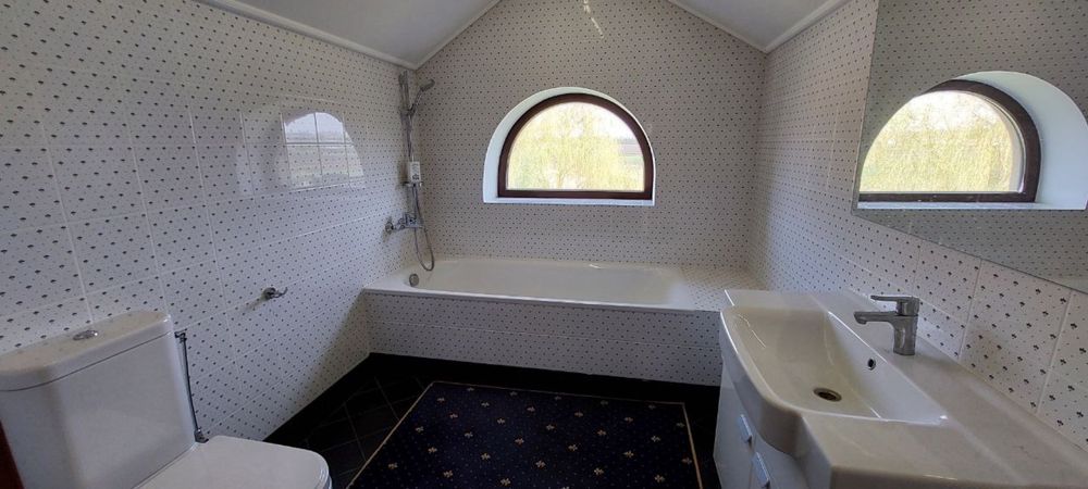 Елітний будинок з розкішним садом в Білоцерківському районі