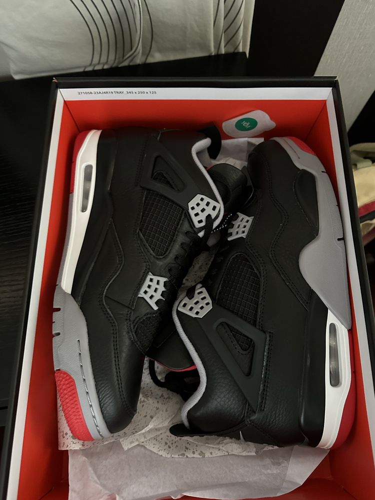 Jordan 4 Bred tamanho 44