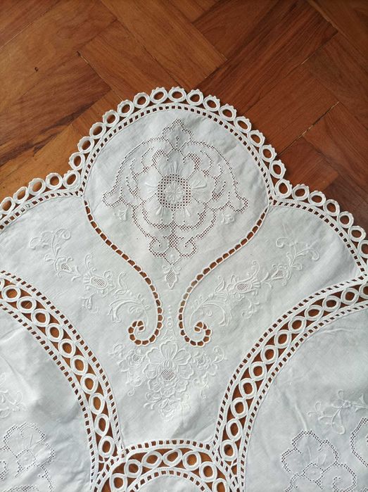 Toalha bordada em linho 2,50m x 1,65m