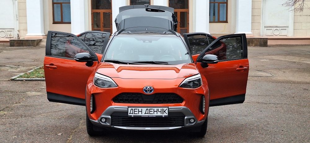 Продам Toyota Yaris Cross hybrid 2023