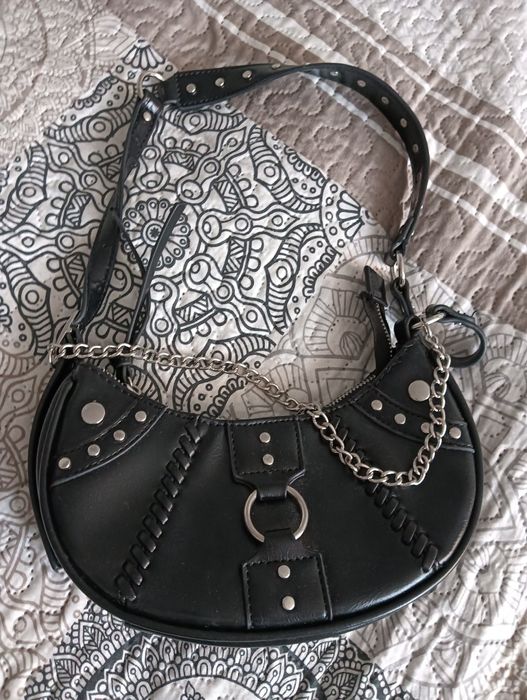 Mała czarna torebka