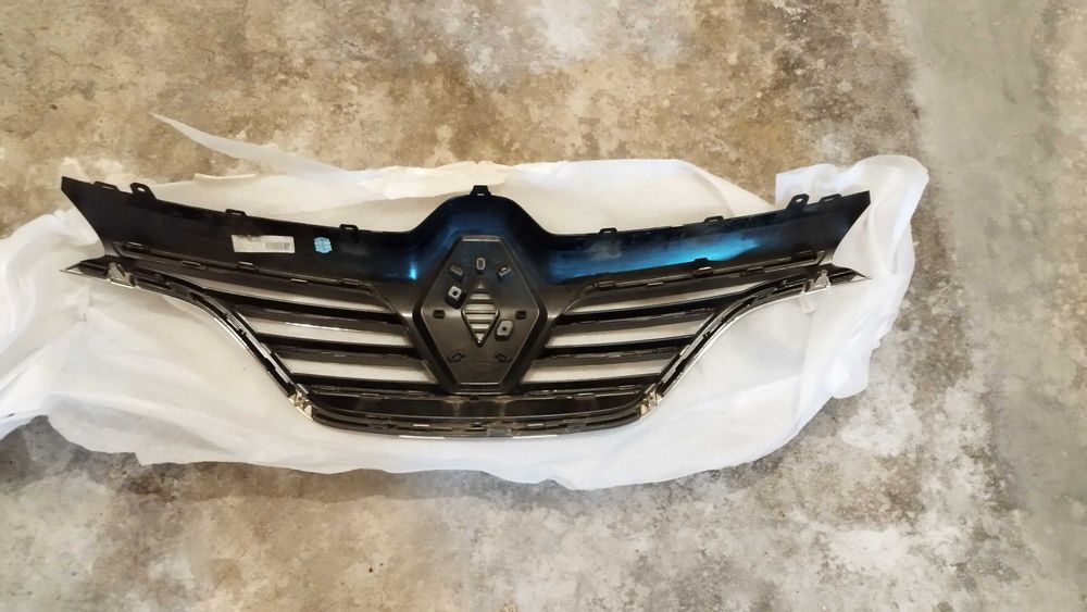 Grelha frontal Renault Megane IV