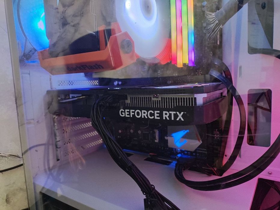 Продам rtx 4060 ше нагарантії з розетки