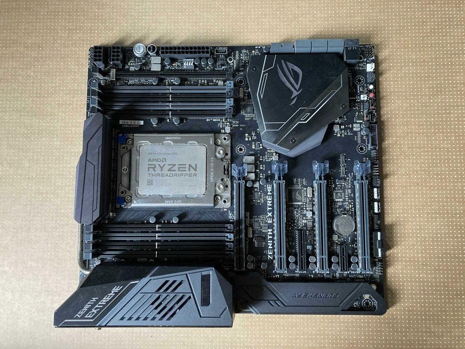 ASUS ROG ZENITH EXTREME Płyta główna AMD Ryzen Threadripper X399
