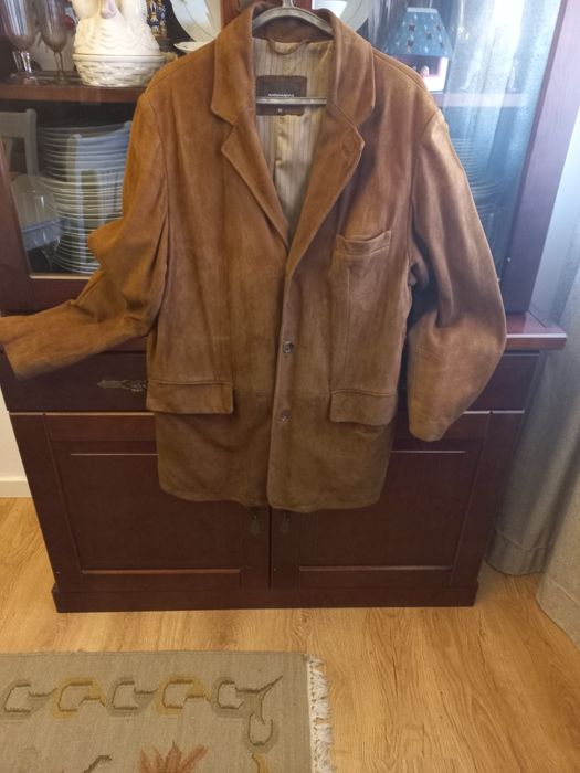 Casaco, blaser em pele genuina, tam 52, estado impecavel. Homem