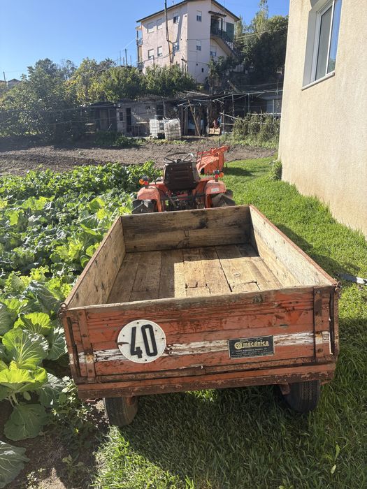 Reboque para trator pequeno