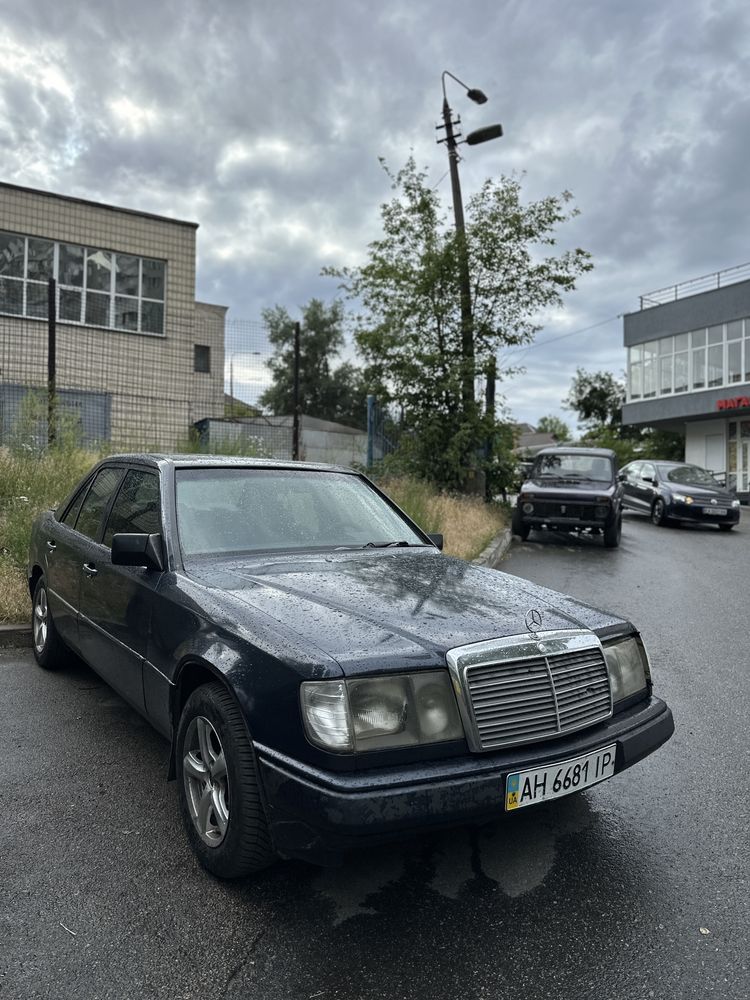 Mercedes W124 e260