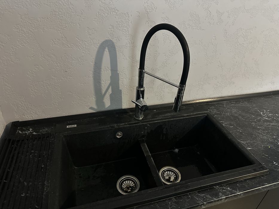 Кухня , мийка,кран. Довжина 2 м.