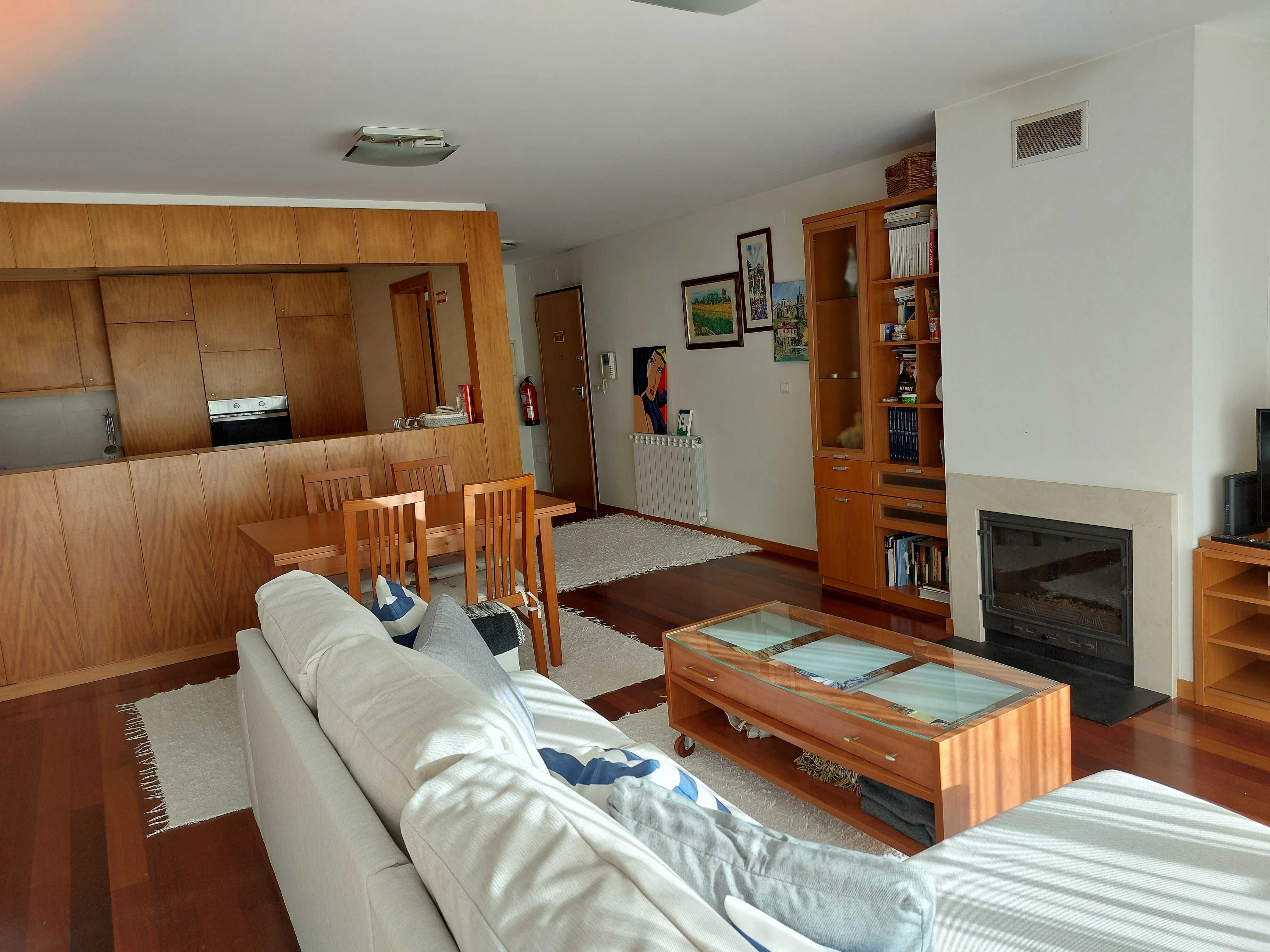 Apartamento encantador com piscina