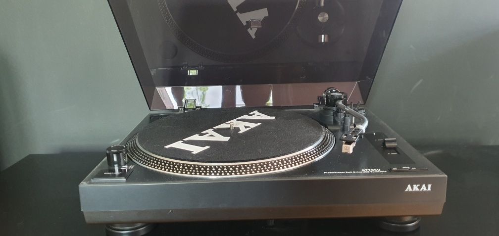 Gramofon AKAI  ATT05U