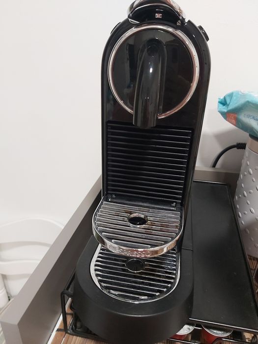 Maquina nespresso preta citiz