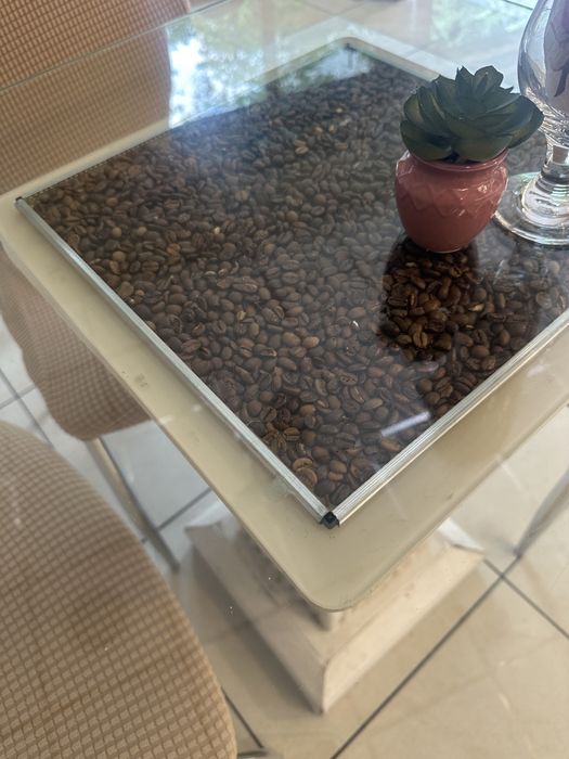 Stoły i krzesła porządne kolumny krzesla do baru/cukierni/restauracja