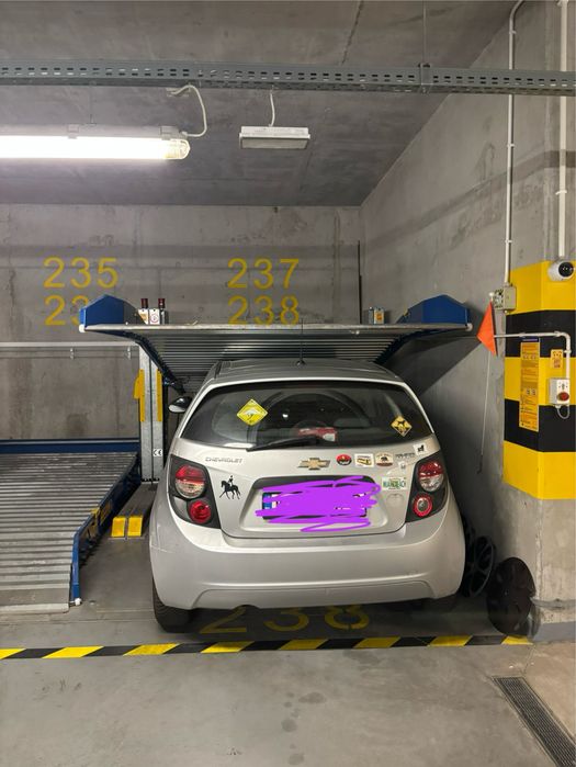 Podwójne miejsce parkingowe w garażu Wilanów