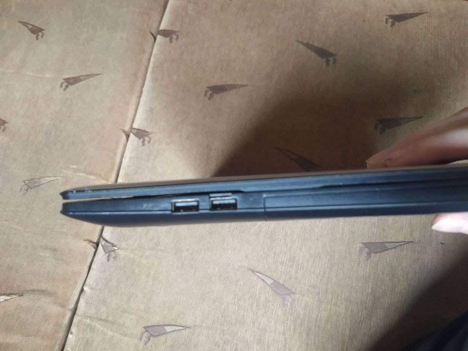 Ноутбук Lenovo i3-6006u/4gb ram/240gb ssd