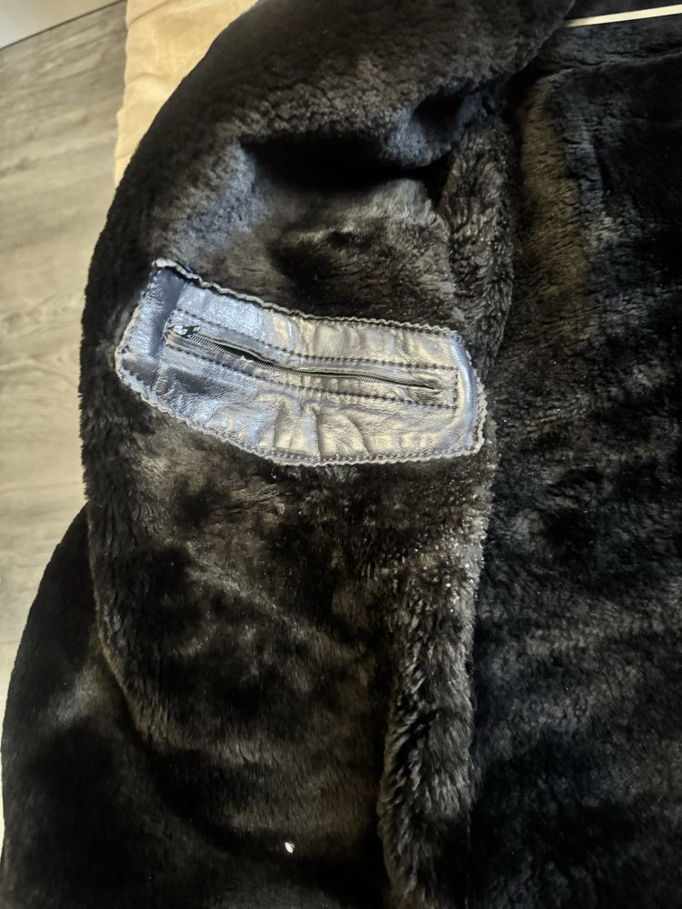 Продам зимнюю кожанку