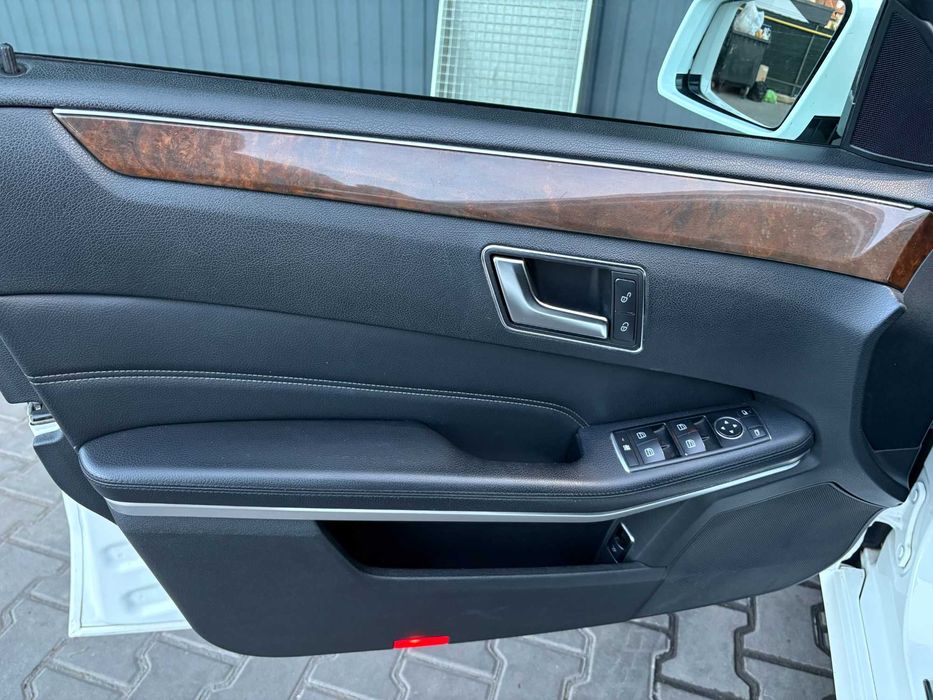 Продам Мерседес-Бенс Е220 CDI