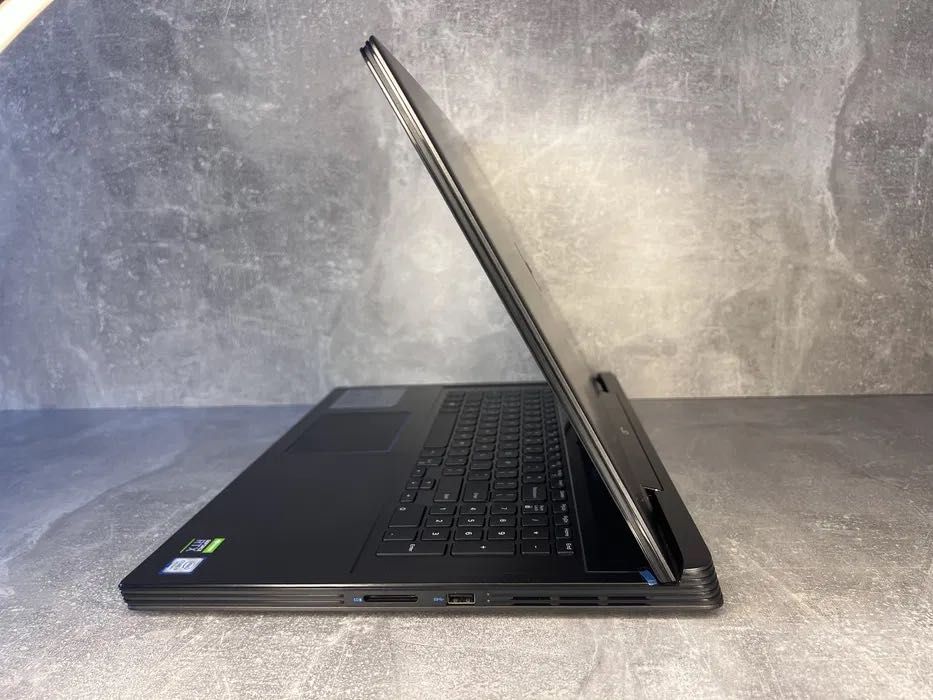 Игровой шедевр Dell g7 7790/17"/i7-9750H/16gb/ssd 256+1tb/rtx 2060