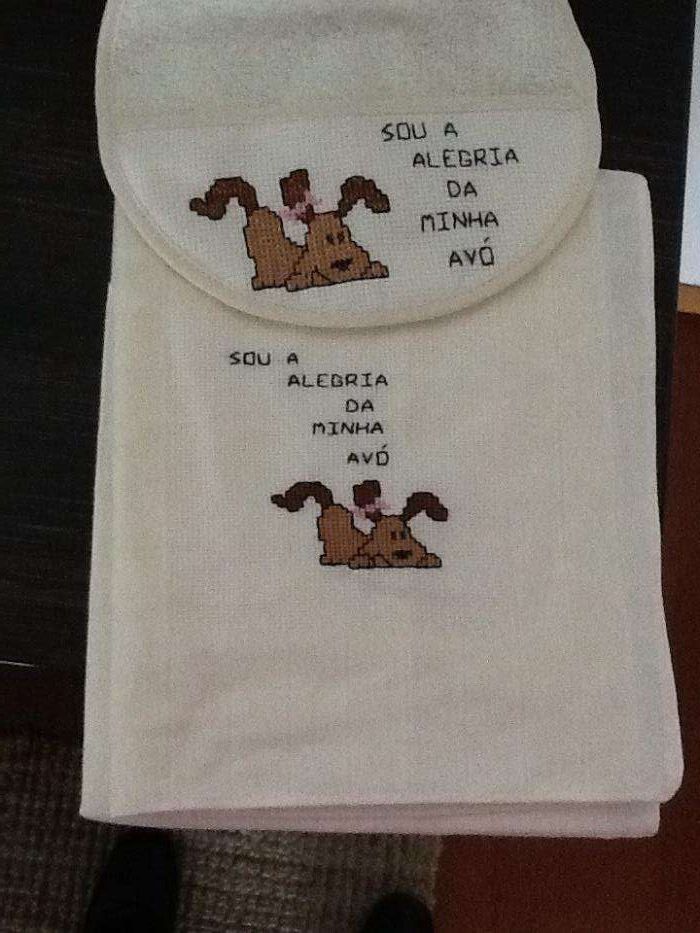 Conjuntos Babete e Fralda para Bebé-Bordados à mão