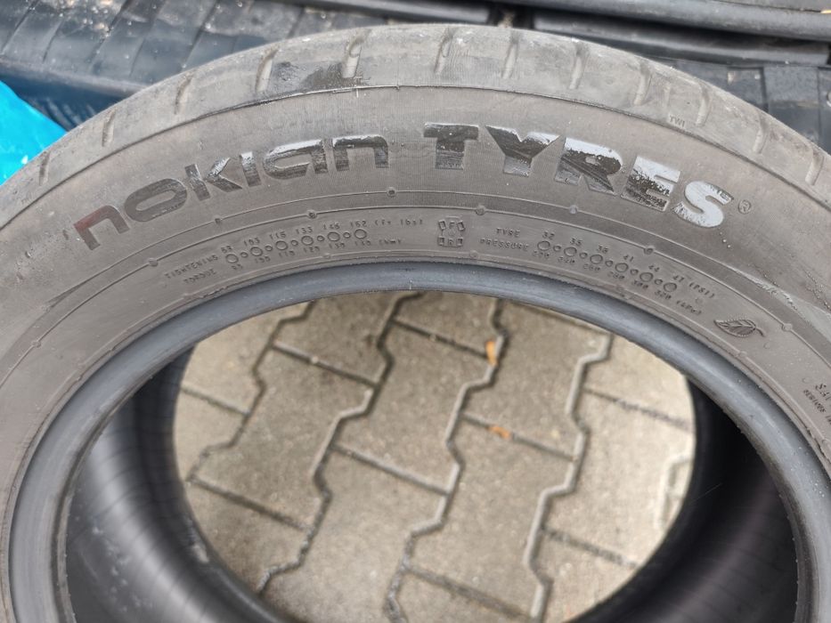 Opony Nokian 215/55r17