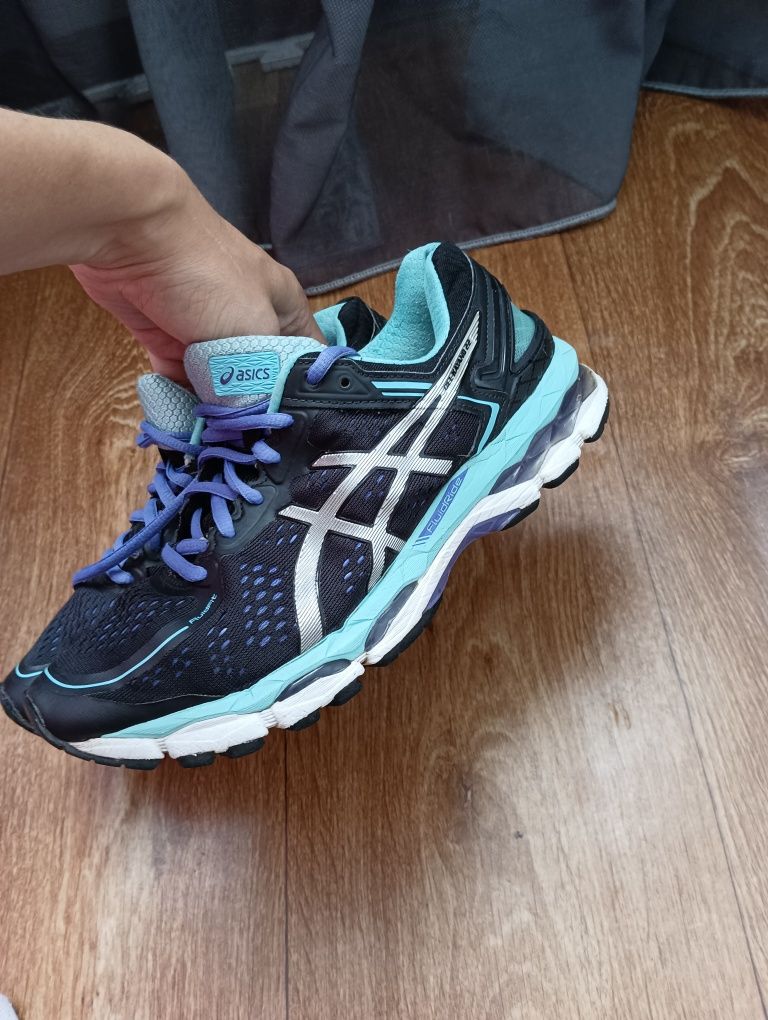 Кросівки asics 38,5 розмір